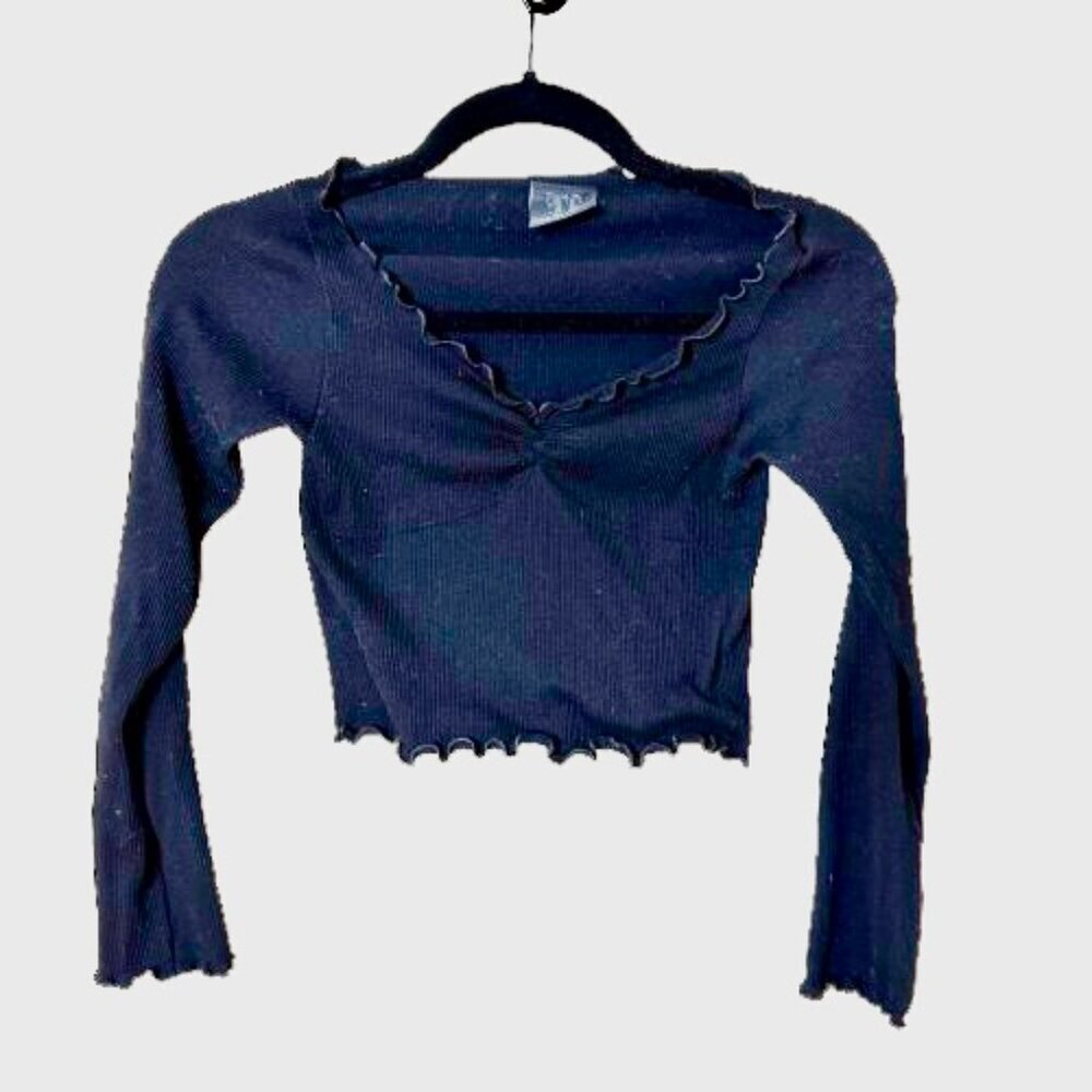 Urban Outfitters BDG Lettuce Edged Ribbed Crop Top Long Sleeve Size Small